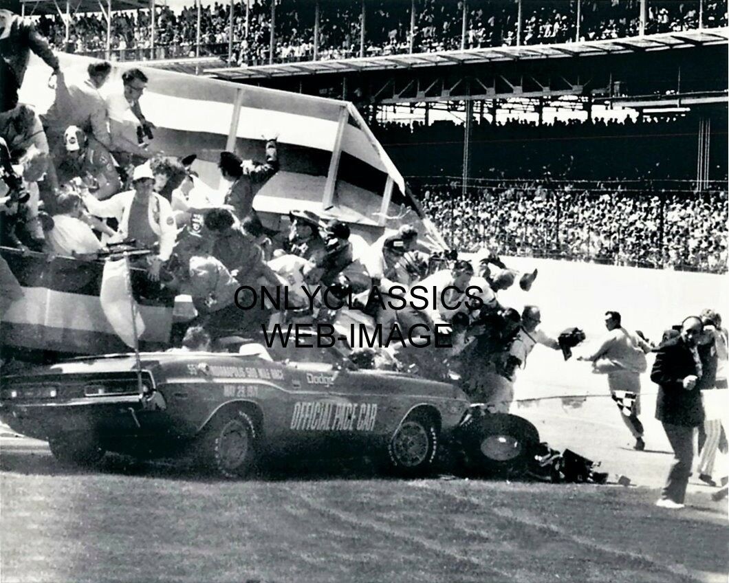 1971 Indy 500 Dodge Challenger Pace Car Crashing Photographers Stand 8x10 Photo